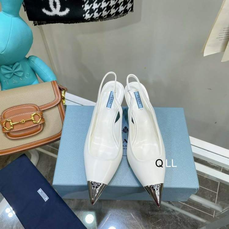 Picture of Prada Shoes _SKUPradasz35-39LL010719069